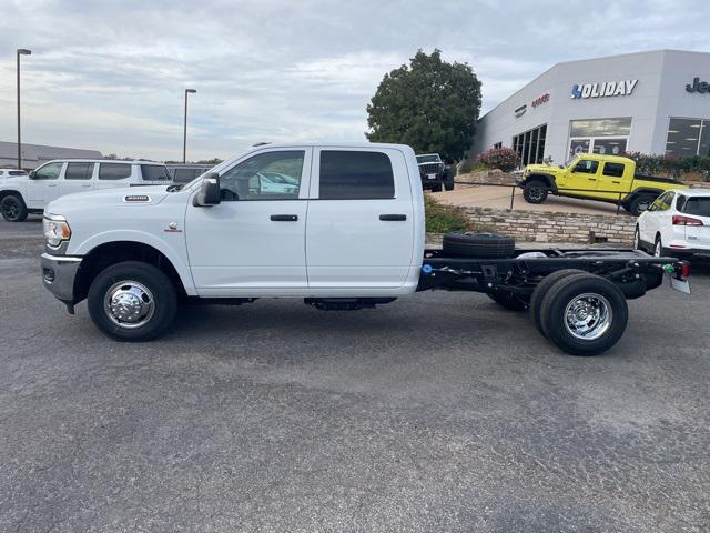 2024 RAM Ram 3500 Chassis Cab RAM 3500 TRADESMAN CREW CAB CHASSIS 4X4 60 CA