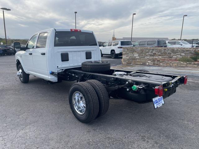 2024 RAM Ram 3500 Chassis Cab RAM 3500 TRADESMAN CREW CAB CHASSIS 4X4 60 CA