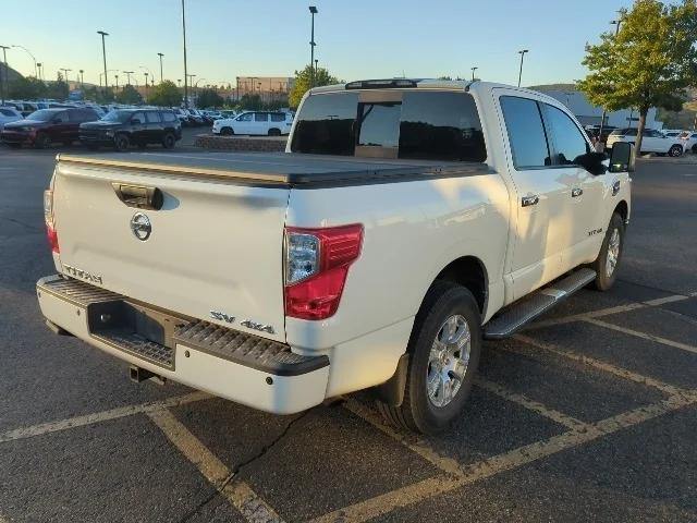 2017 Nissan TITAN SV