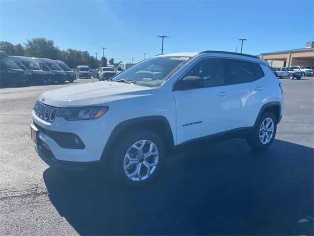 2025 Jeep Compass COMPASS LATITUDE 4X4
