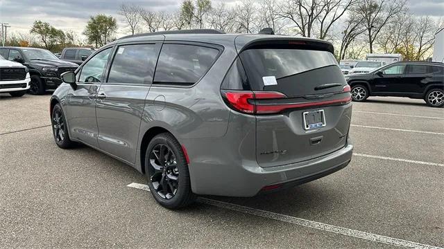 2025 Chrysler Pacifica PACIFICA LIMITED