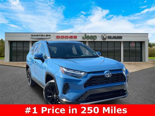 2024 Toyota RAV4 Hybrid SE