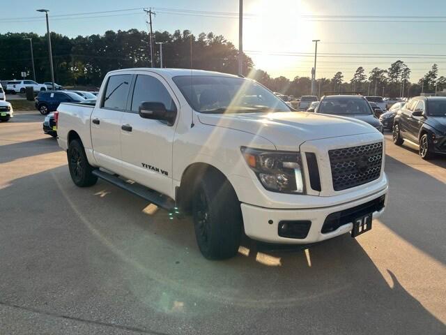 2019 Nissan TITAN SV