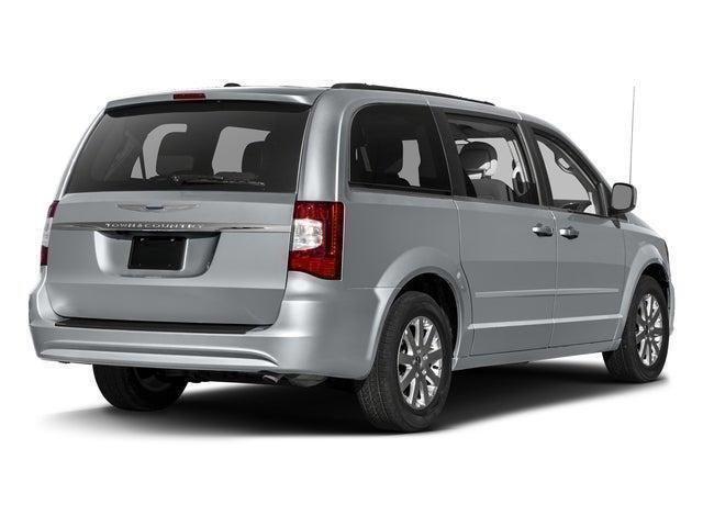 2016 Chrysler Town and Country Touring