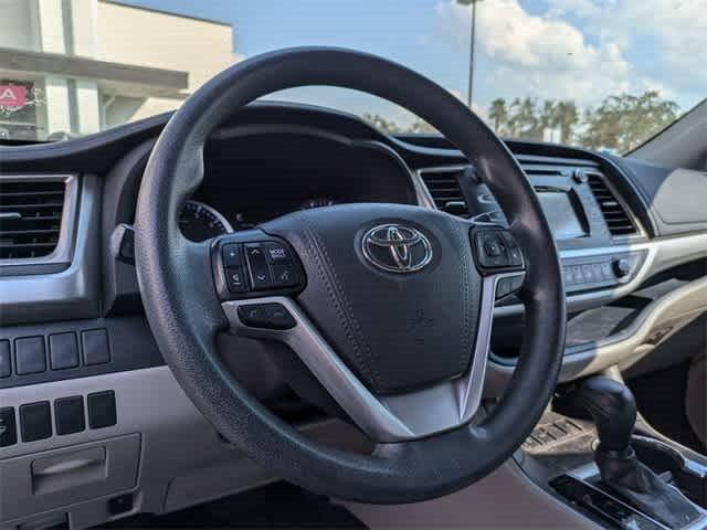 2019 Toyota Highlander LE