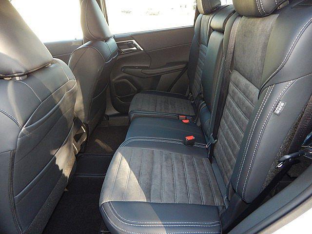 2025 Mitsubishi Outlander PHEV SE S-AWC