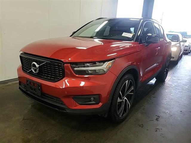 2022 Volvo XC40