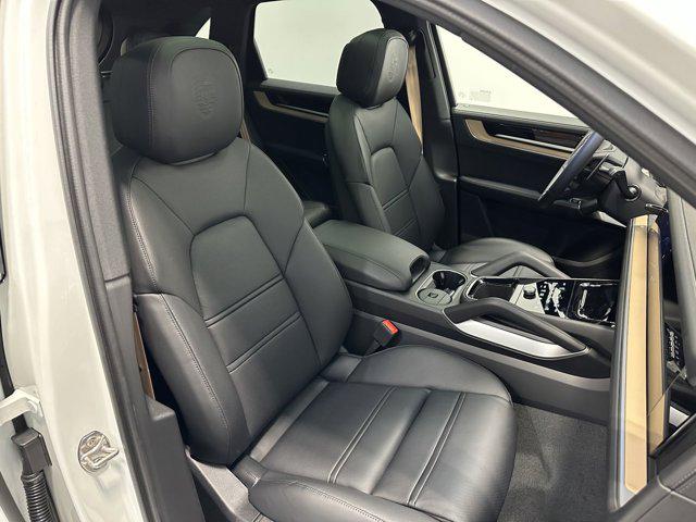 2025 Porsche Cayenne E-Hybrid