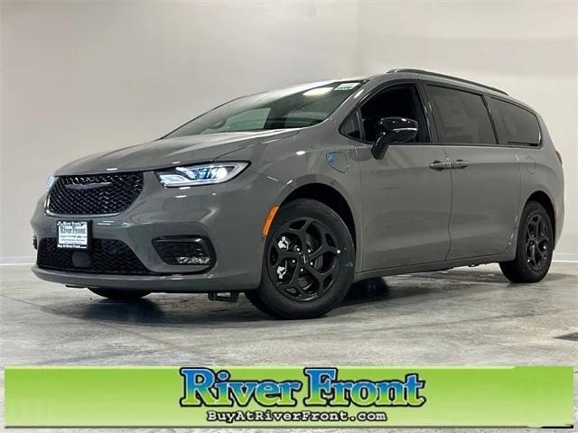 2025 Chrysler Pacifica Hybrid PACIFICA PLUG-IN HYBRID S APPEARANCE