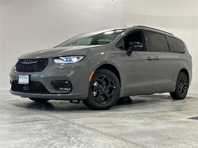 2025 Chrysler Pacifica Hybrid PACIFICA PLUG-IN HYBRID S APPEARANCE