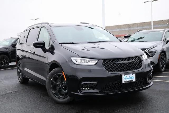 2025 Chrysler Pacifica Hybrid PACIFICA PLUG-IN HYBRID S APPEARANCE