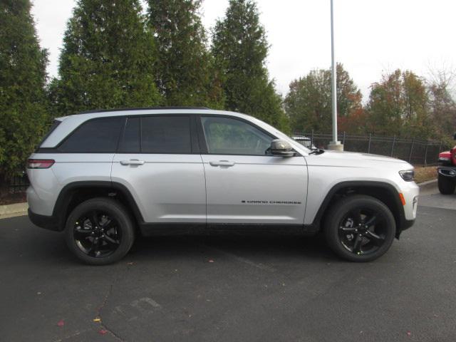 2025 Jeep Grand Cherokee GRAND CHEROKEE ALTITUDE 4X4
