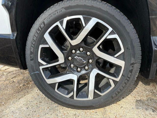 2024 Chevrolet Silverado EV RST