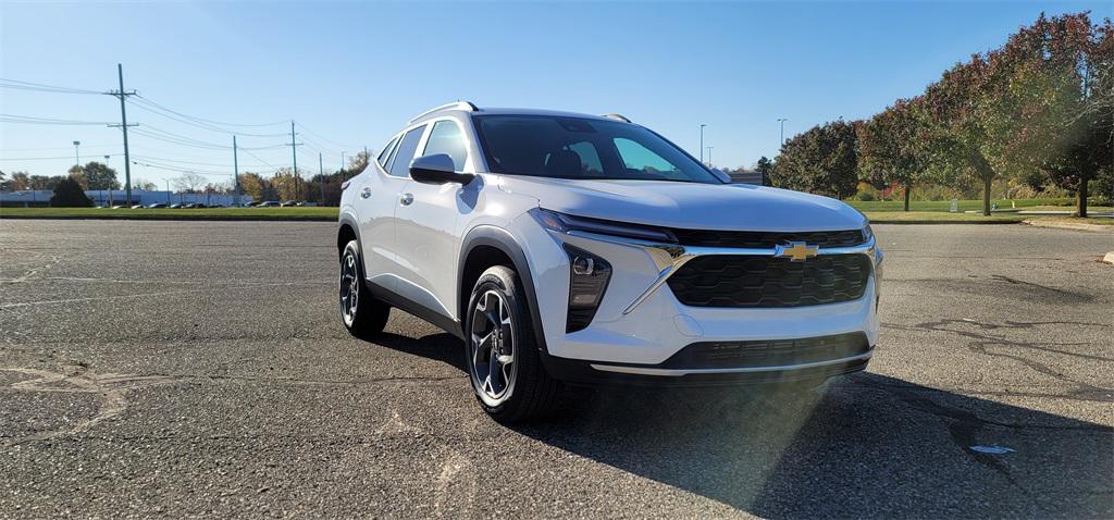 Used 2024 Chevrolet Trax LT with VIN KL77LHE28RC074810 for sale in Waterford, MI