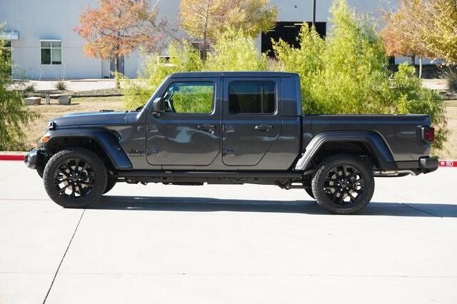 2025 Jeep Gladiator GLADIATOR NIGHTHAWK 4X4