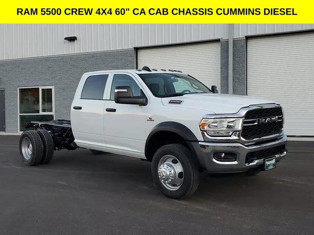 2024 RAM Ram 5500 Chassis Cab RAM 5500 TRADESMAN CHASSIS CREW CAB 4X4 60 CA
