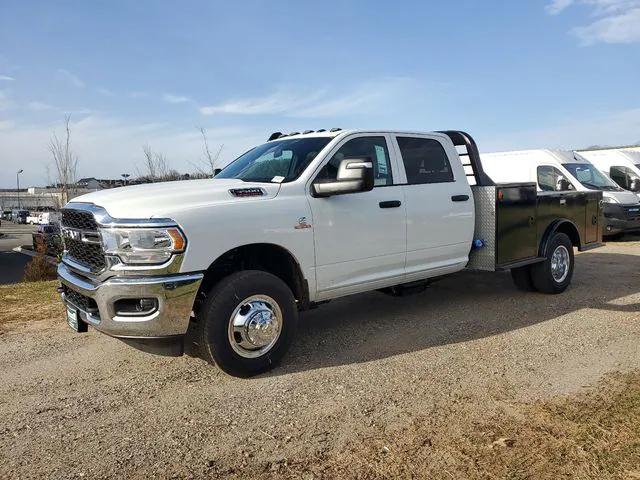 2024 RAM Ram 3500 Chassis Cab RAM 3500 TRADESMAN CREW CAB CHASSIS 4X4 60 CA