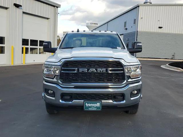 2024 RAM Ram 3500 Chassis Cab RAM 3500 TRADESMAN CREW CAB CHASSIS 4X4 60 CA