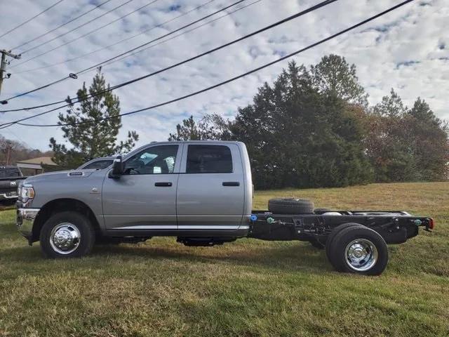 2024 RAM Ram 3500 Chassis Cab RAM 3500 TRADESMAN CREW CAB CHASSIS 4X4 60 CA