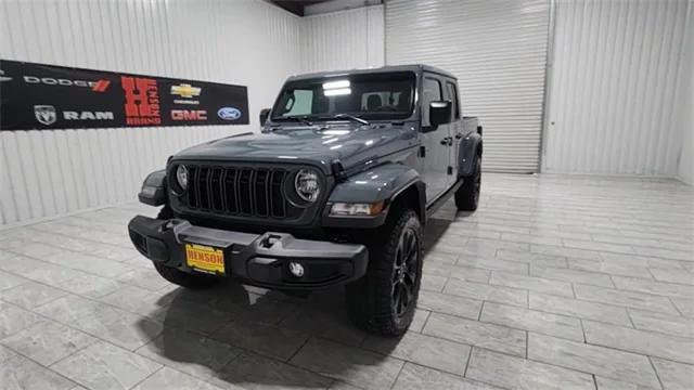 2025 Jeep Gladiator GLADIATOR NIGHTHAWK 4X4