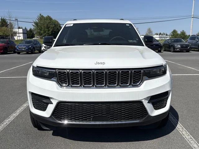 2025 Jeep Grand Cherokee GRAND CHEROKEE LAREDO 4X4