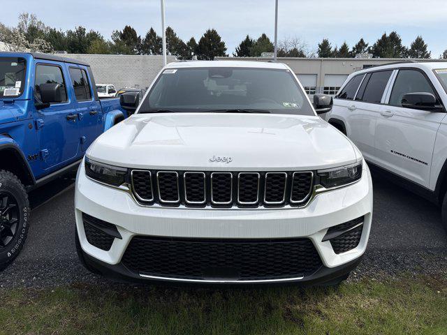 2025 Jeep Grand Cherokee GRAND CHEROKEE LAREDO 4X4
