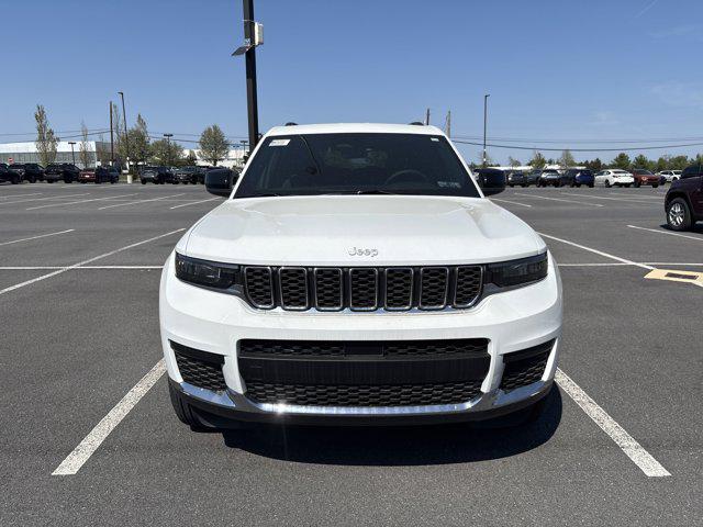 2025 Jeep Grand Cherokee GRAND CHEROKEE L LAREDO 4X4