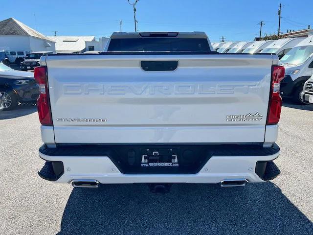 2021 Chevrolet Silverado 1500 2WD Crew Cab Short Bed High Country