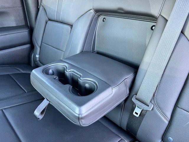 2021 Chevrolet Silverado 1500 2WD Crew Cab Short Bed High Country