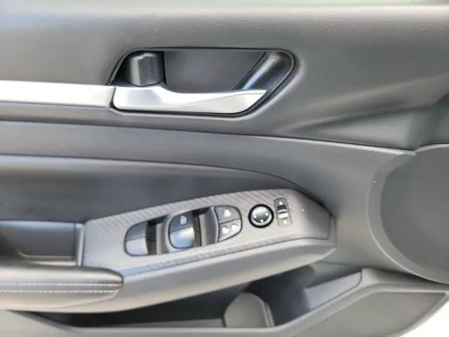 2022 Nissan Altima SV FWD