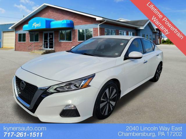 2022 Nissan Altima SV FWD for sale in Chambersburg, PA