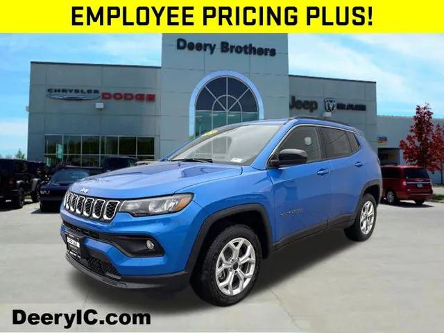 2025 Jeep Compass COMPASS LATITUDE 4X4