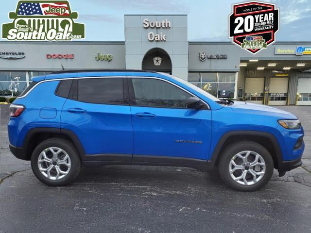 2025 Jeep Compass COMPASS LATITUDE 4X4