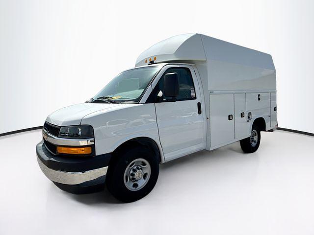 2024 Chevrolet Express Cutaway Work Van