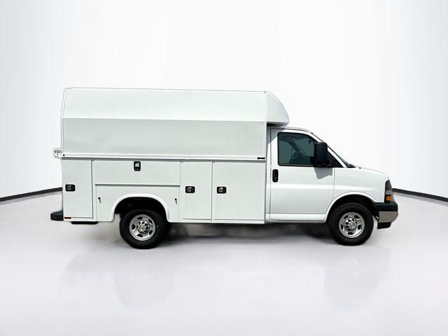 2024 Chevrolet Express Cutaway Work Van