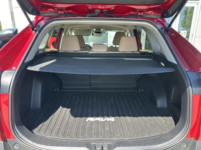 2022 Toyota RAV4 Hybrid LE