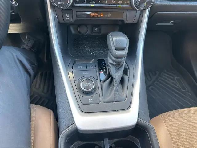 2022 Toyota RAV4 Hybrid LE