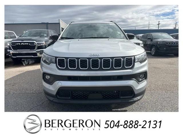 2025 Jeep Compass COMPASS LATITUDE 4X4