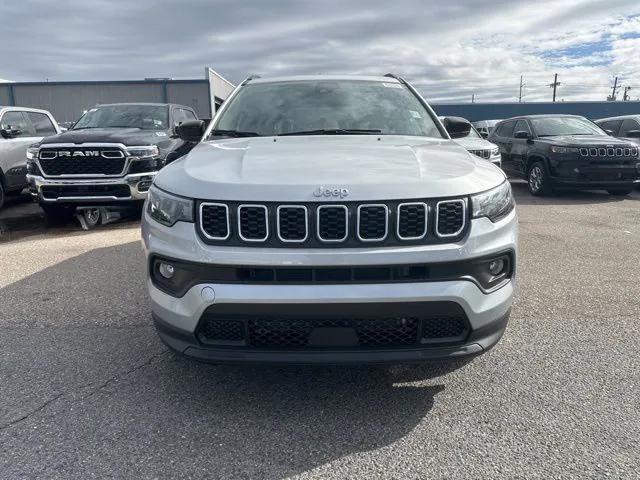 2025 Jeep Compass COMPASS LATITUDE 4X4