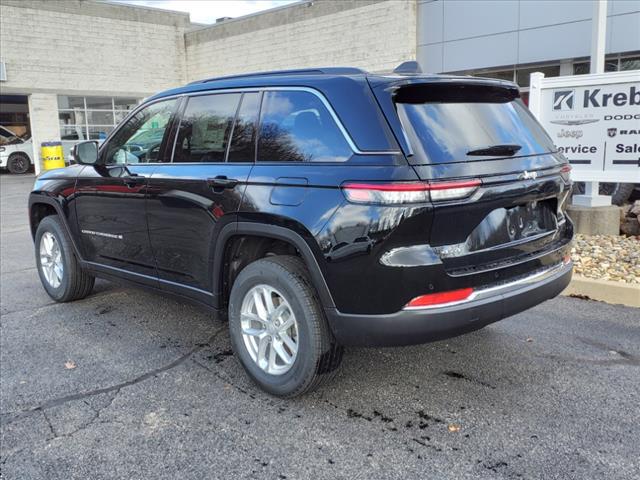 2025 Jeep Grand Cherokee GRAND CHEROKEE LAREDO X 4X4