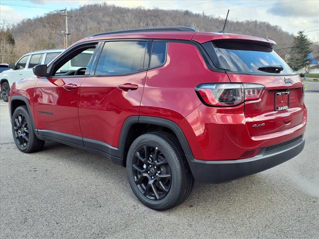 2025 Jeep Compass COMPASS LATITUDE 4X4