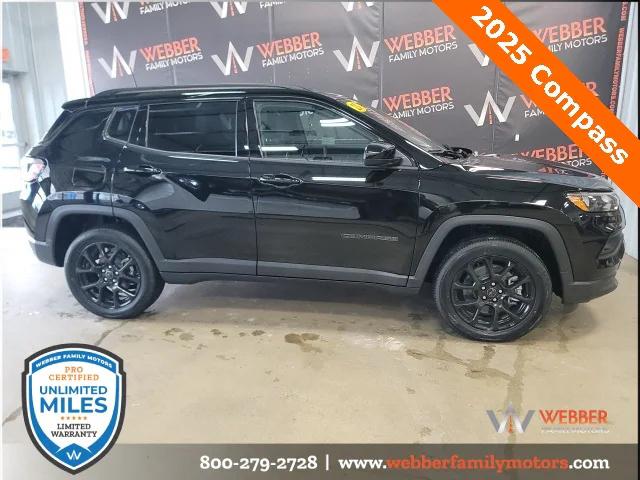 2025 Jeep Compass COMPASS LATITUDE 4X4