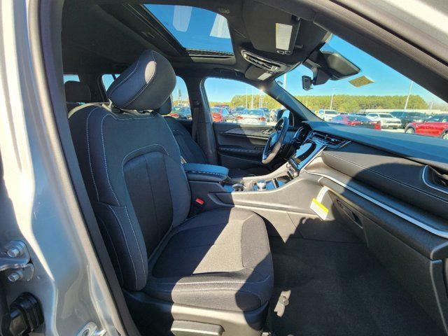 2025 Jeep Grand Cherokee GRAND CHEROKEE L LAREDO X 4X2