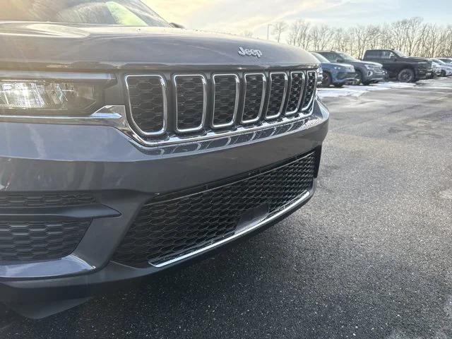 2025 Jeep Grand Cherokee GRAND CHEROKEE LAREDO 4X4