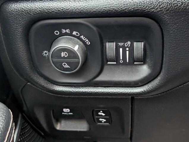 2019 Ram 1500 Laramie Crew Cab 4x4 57 Box