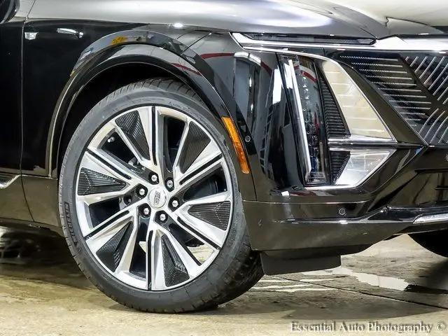 2025 Cadillac iQ Luxury w/1SE