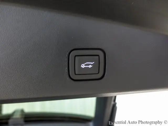 2025 Cadillac iQ Luxury w/1SE