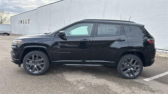 2025 Jeep Compass COMPASS LIMITED 4X4