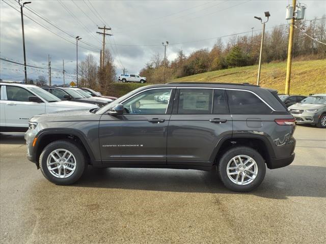 2025 Jeep Grand Cherokee GRAND CHEROKEE LAREDO X 4X4