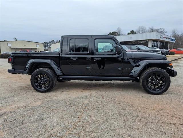 2025 Jeep Gladiator GLADIATOR NIGHTHAWK 4X4 2025 Jeep Gladiator GLADIATOR NIGHTHAWK 4X4